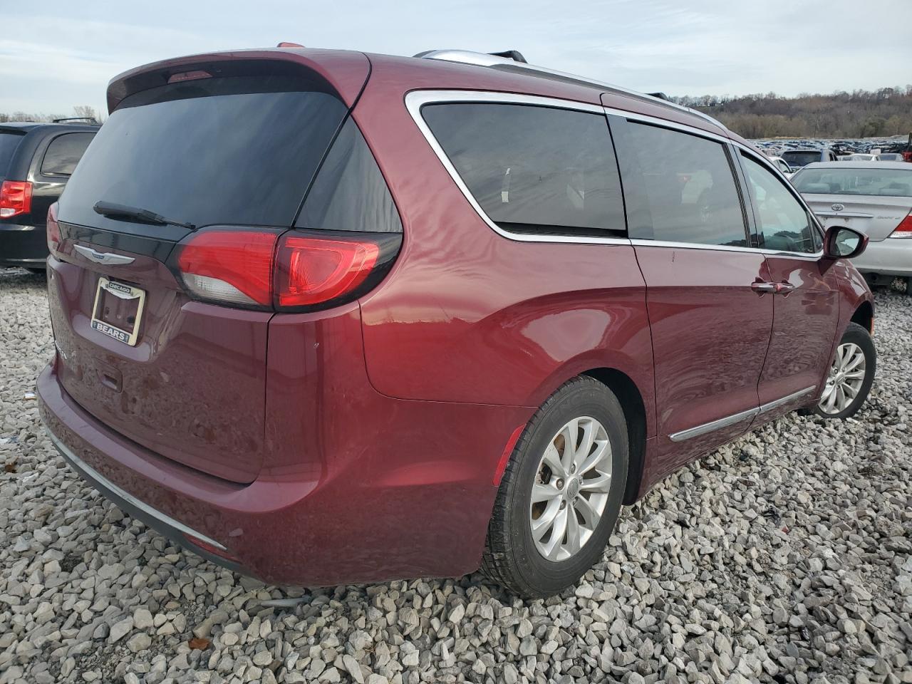 2019 Chrysler Pacifica Touring L - Image 3