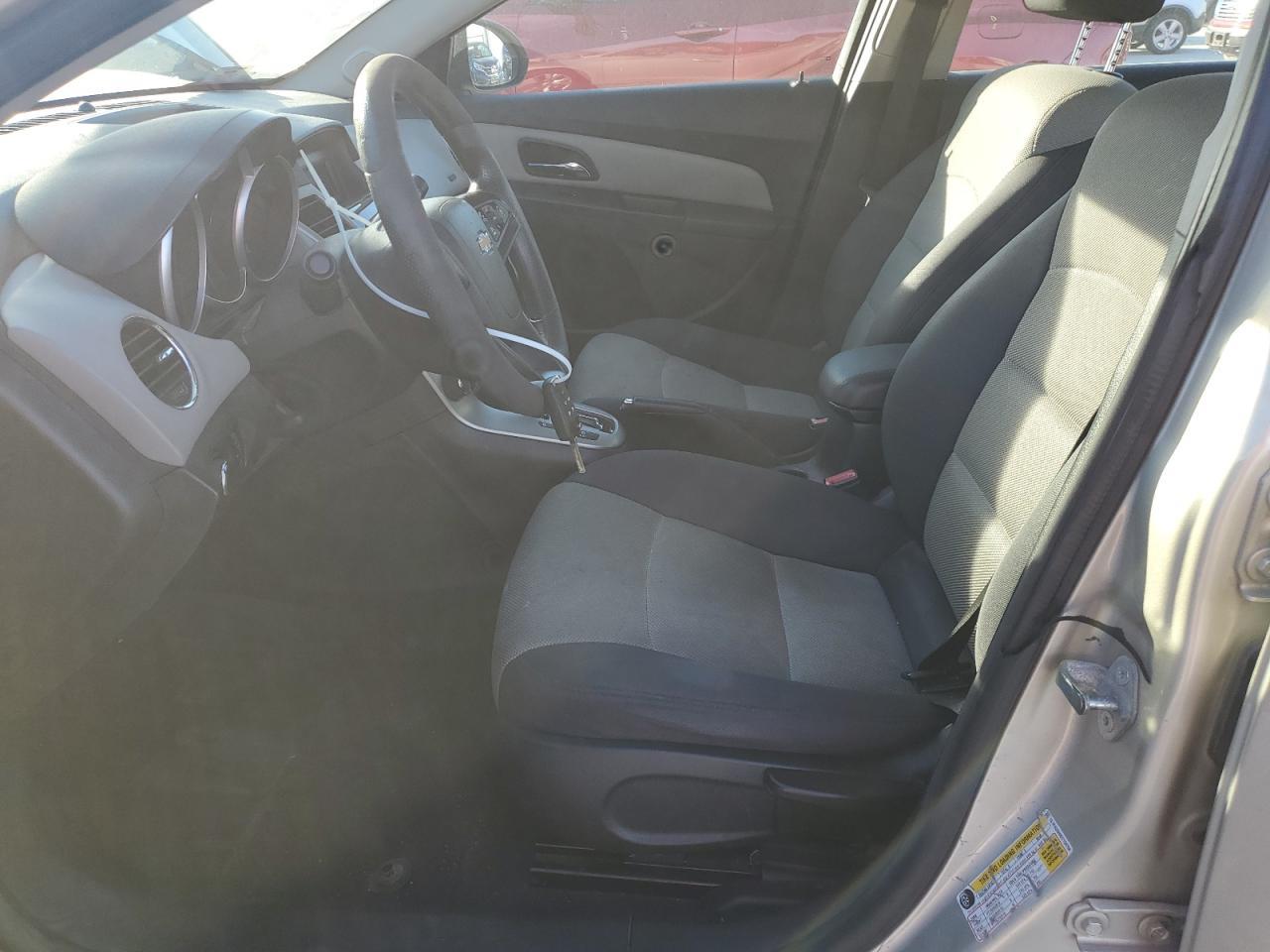 2013 Chevrolet Cruze Ls - Image 7