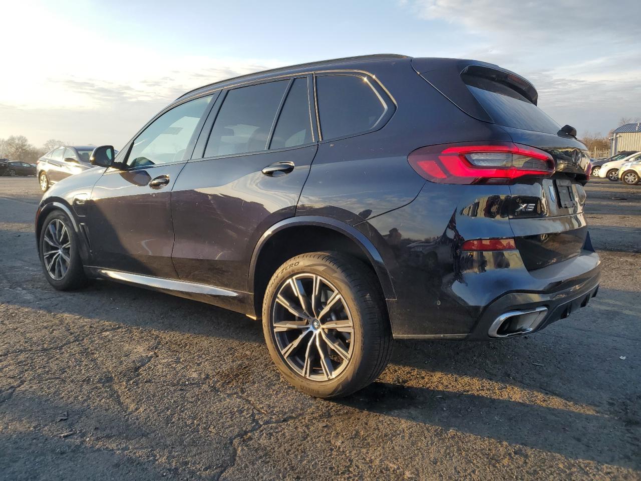 2023 BMW X5 xDrive45E - Image 2