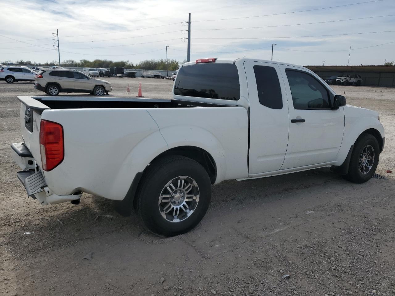 2021 Nissan Frontier S - Фото 3