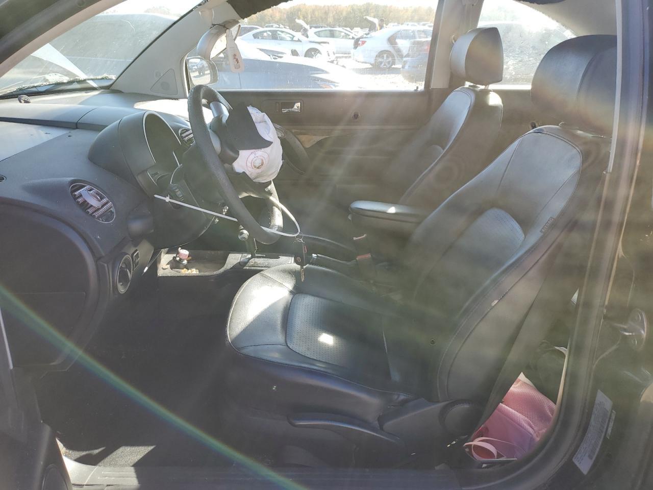 2010 Volkswagen New Beetle - Фото 7