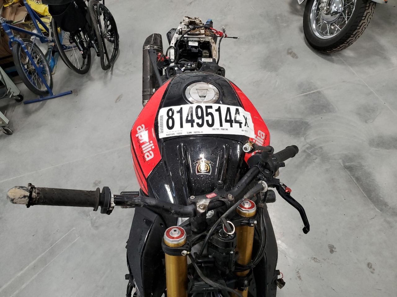 2018 Aprilia Tuono V4 - Фото 5