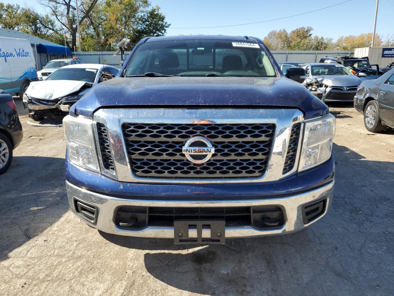 2017 Nissan Titan - Image 5