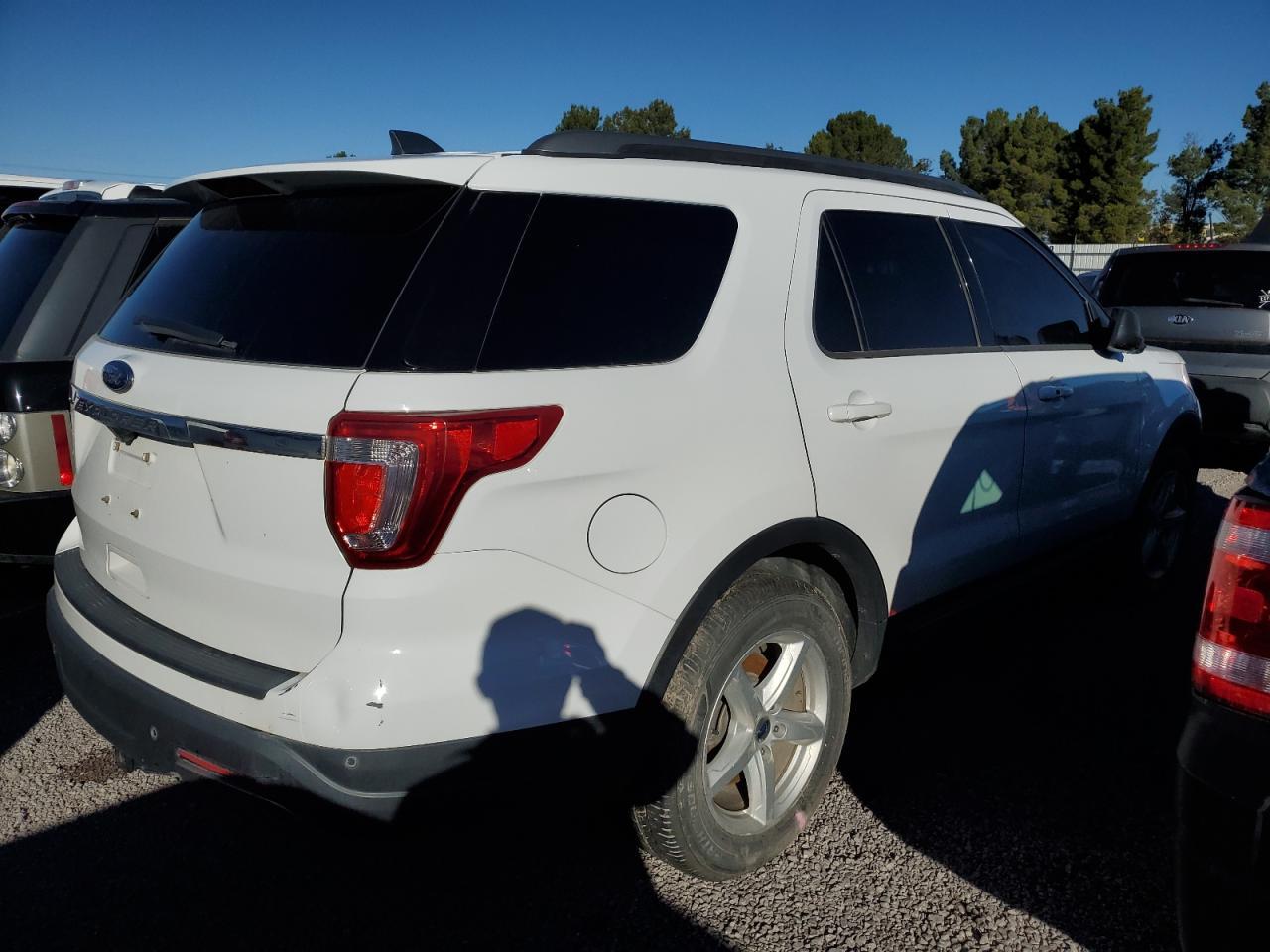 2018 Ford Explorer Xlt - Фото 3