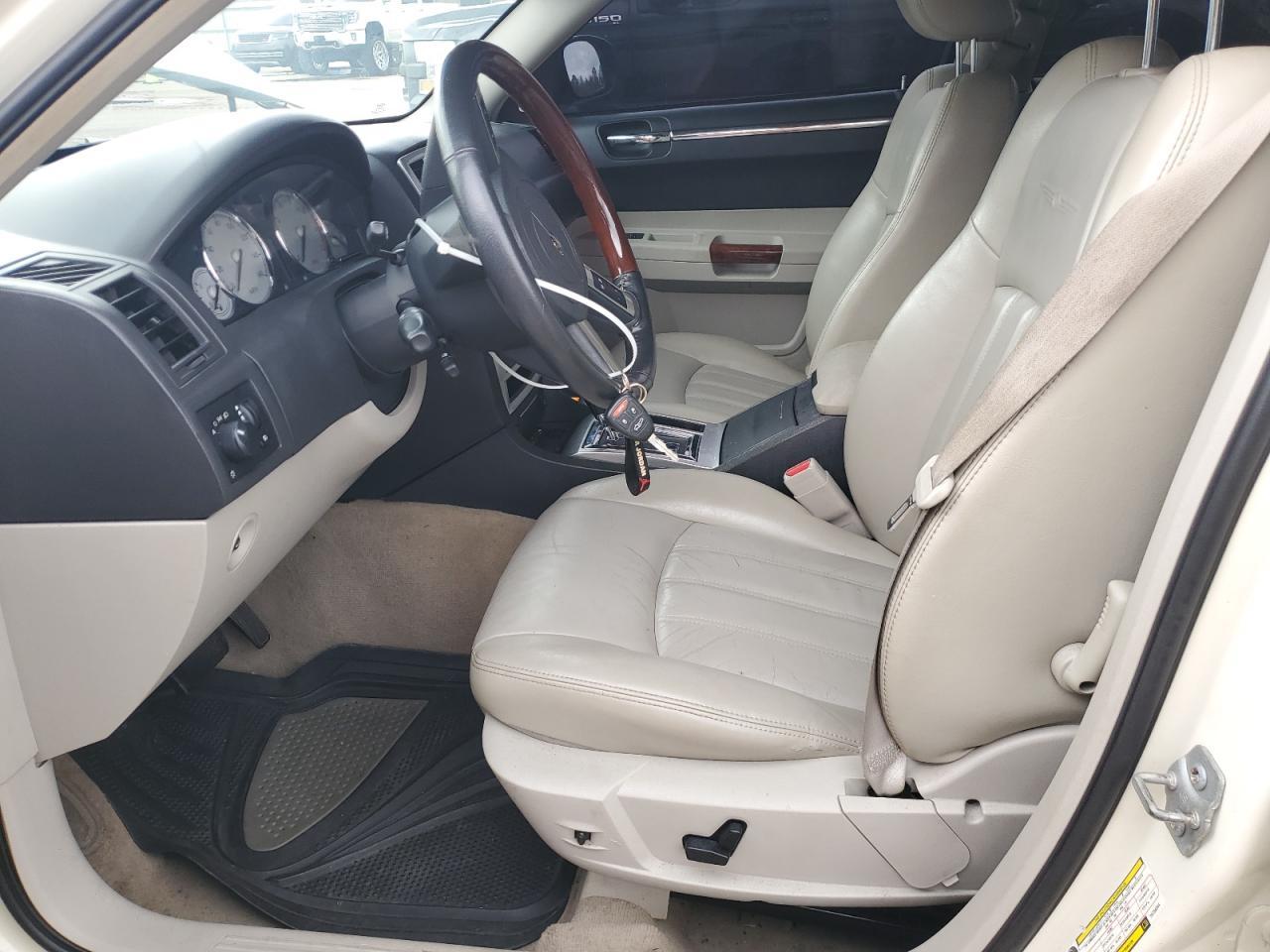2007 Chrysler 300C - Image 7
