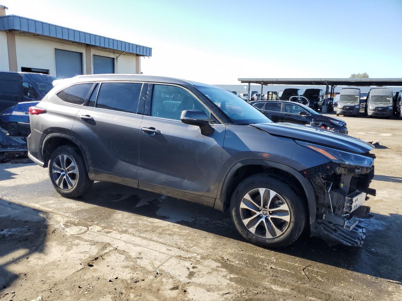 2022 Toyota Highlander Xle - Фото 4