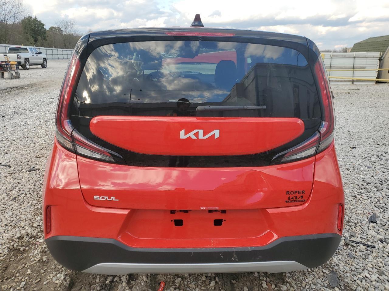 2025 Kia Soul Lx - Image 6