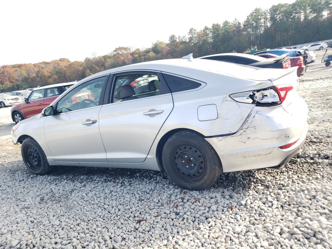 2015 Hyundai Sonata Se - Image 2