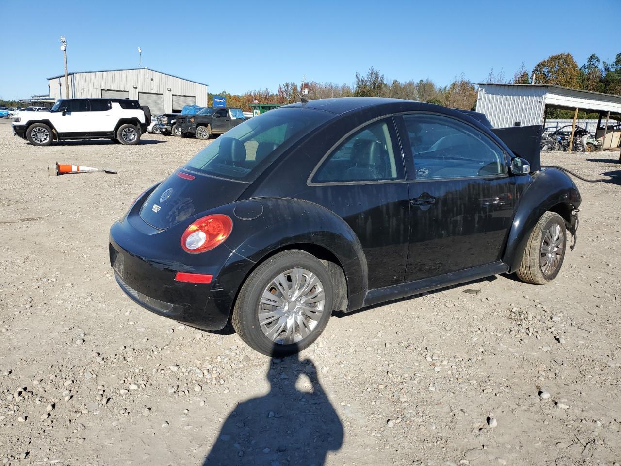 2010 Volkswagen New Beetle - Фото 3