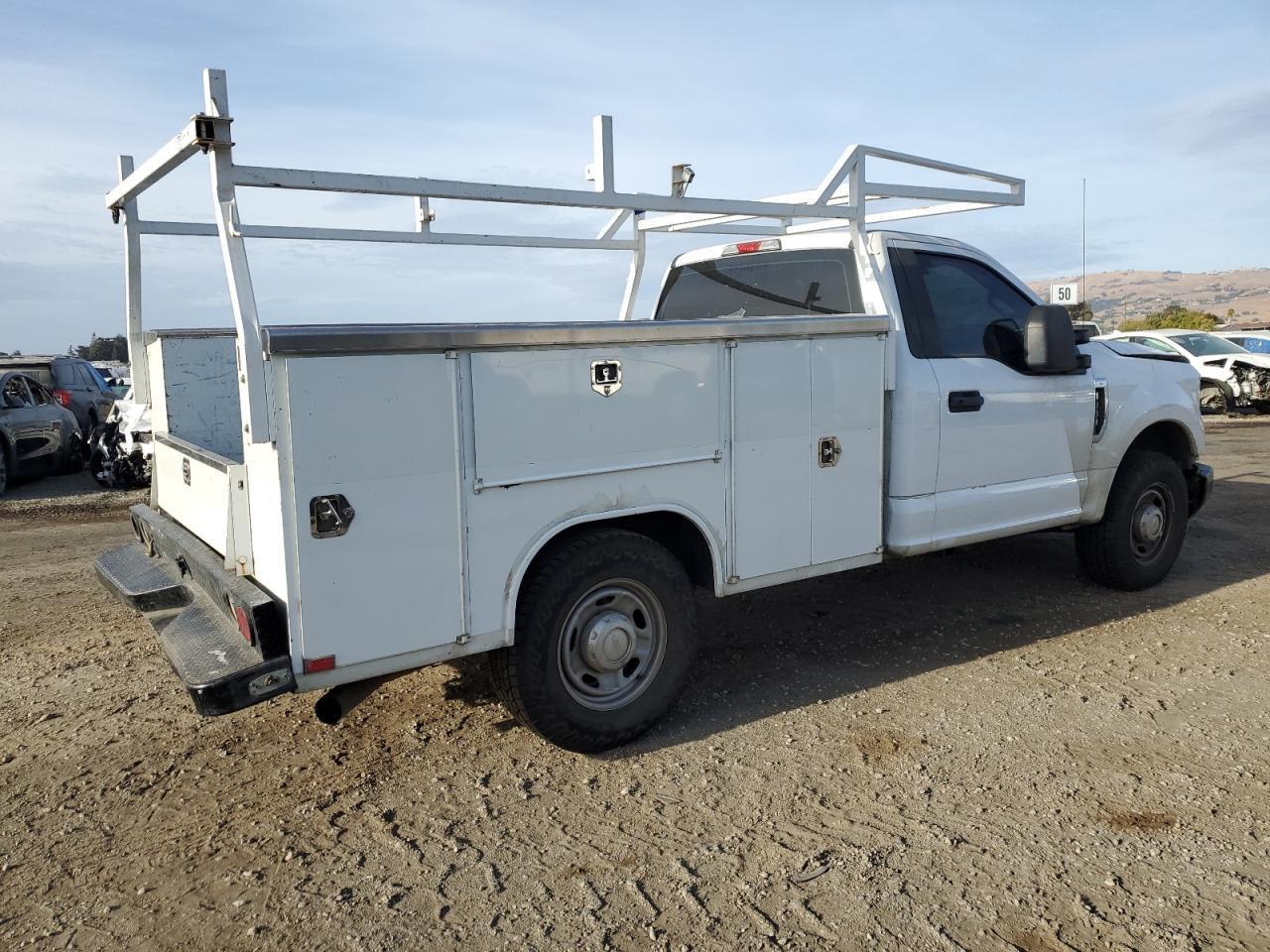 2017 Ford F250 Super Duty - Image 3