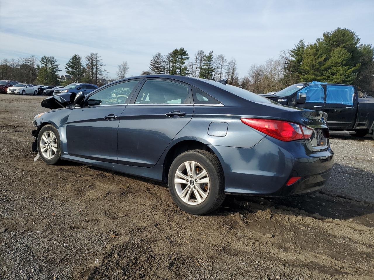 2014 Hyundai Sonata Gls - Image 2
