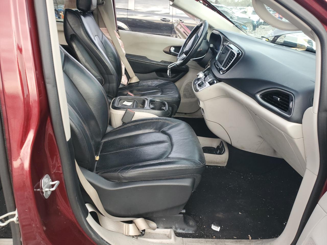 2019 Chrysler Pacifica Touring L - Image 7