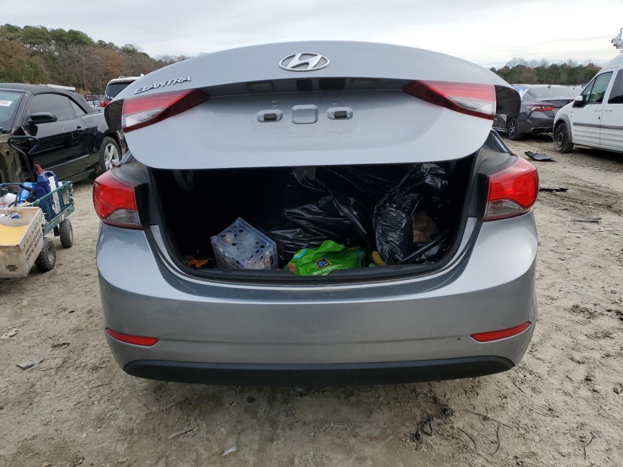 2015 Hyundai Elantra Se - Фото 6