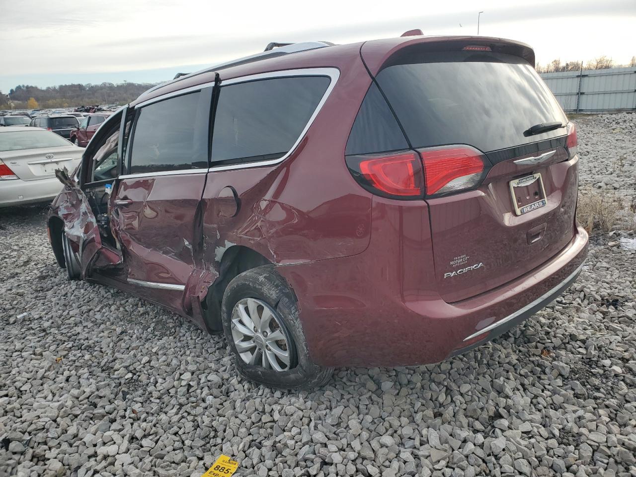 2019 Chrysler Pacifica Touring L - Image 2