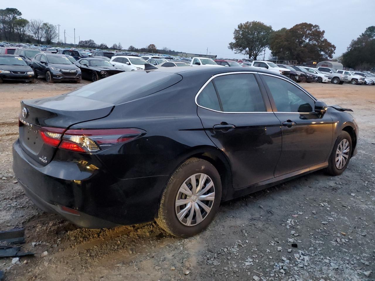 2023 Toyota Camry Le - Фото 3