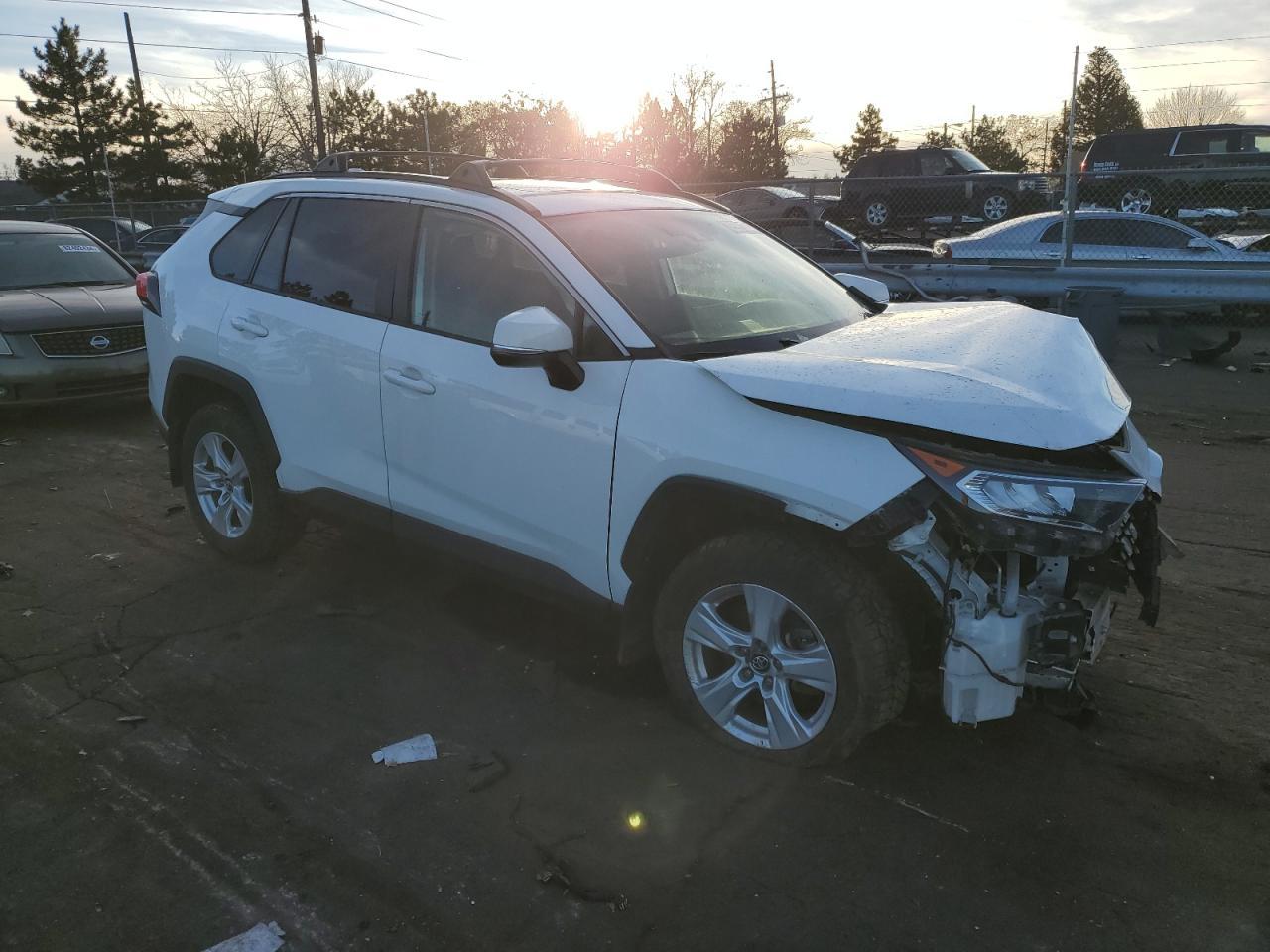 2021 Toyota Rav4 Xle - Фото 4