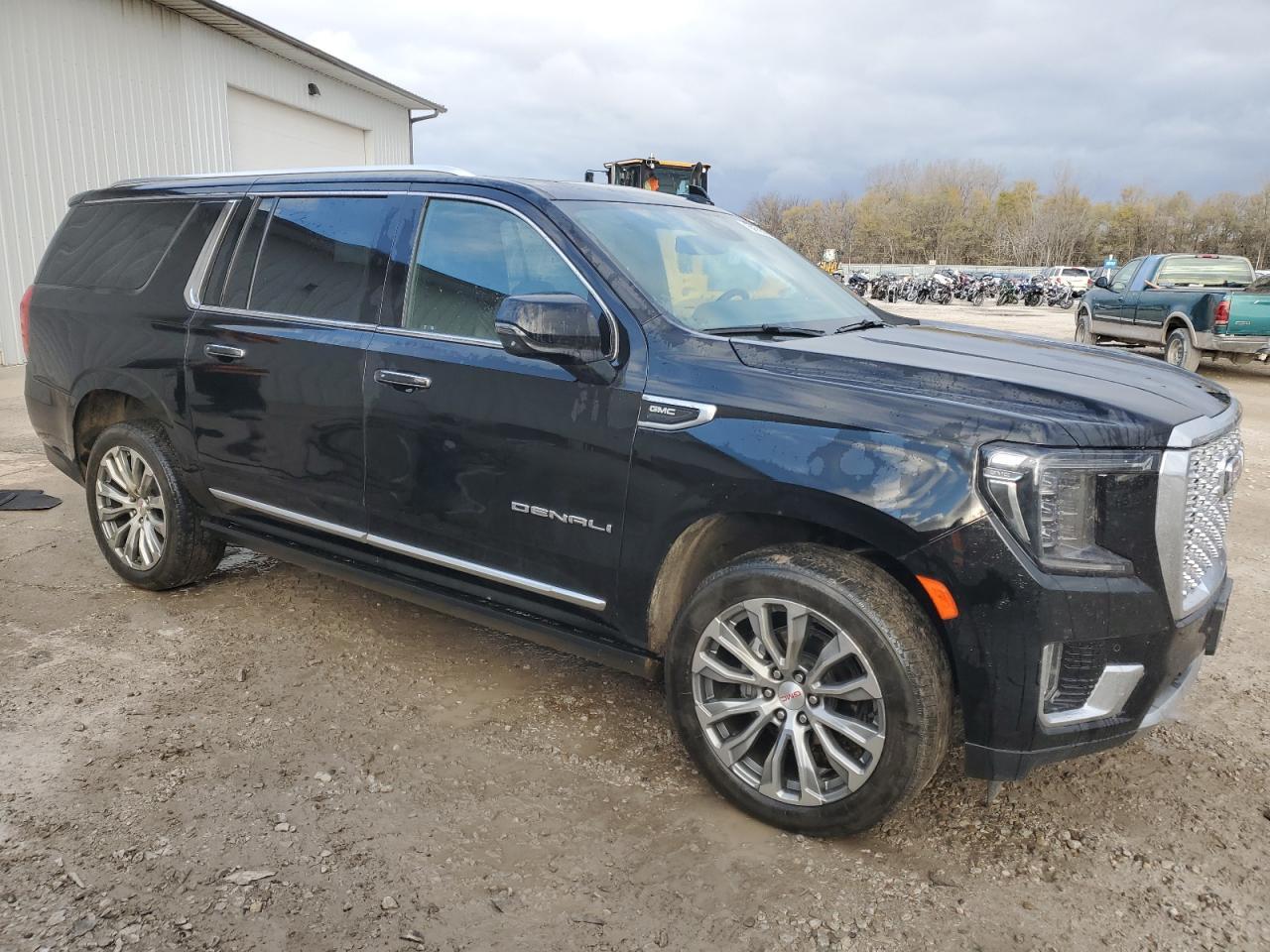 2023 GMC Yukon Xl Denali - Image 4