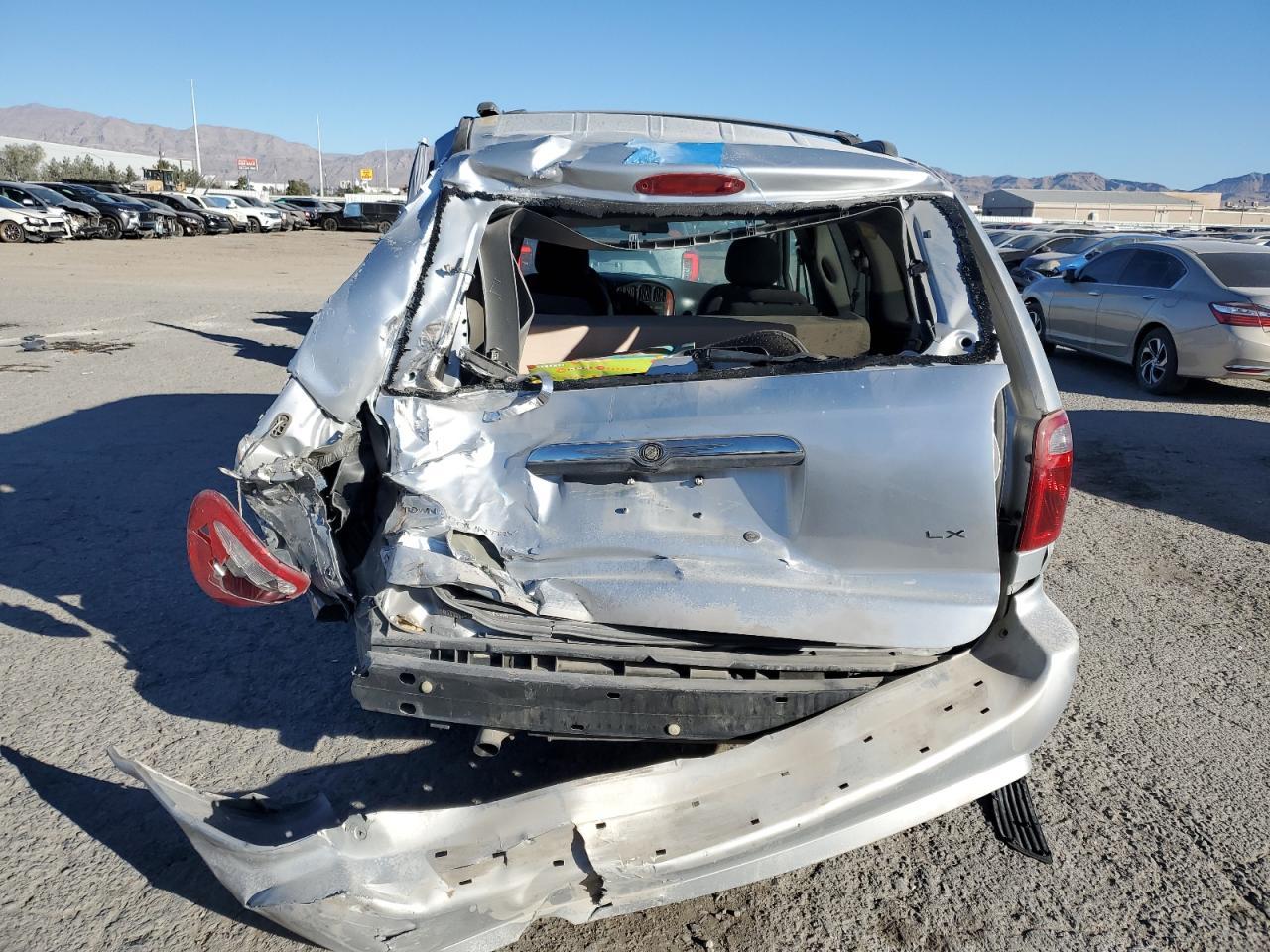 2007 Chrysler Town & Country Lx - Image 6