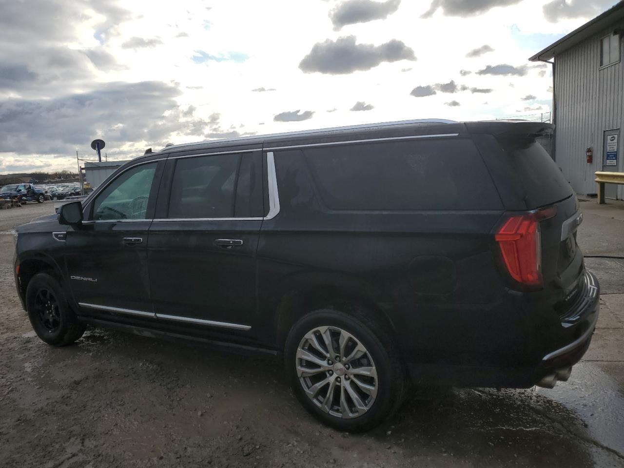 2023 GMC Yukon Xl Denali - Image 2