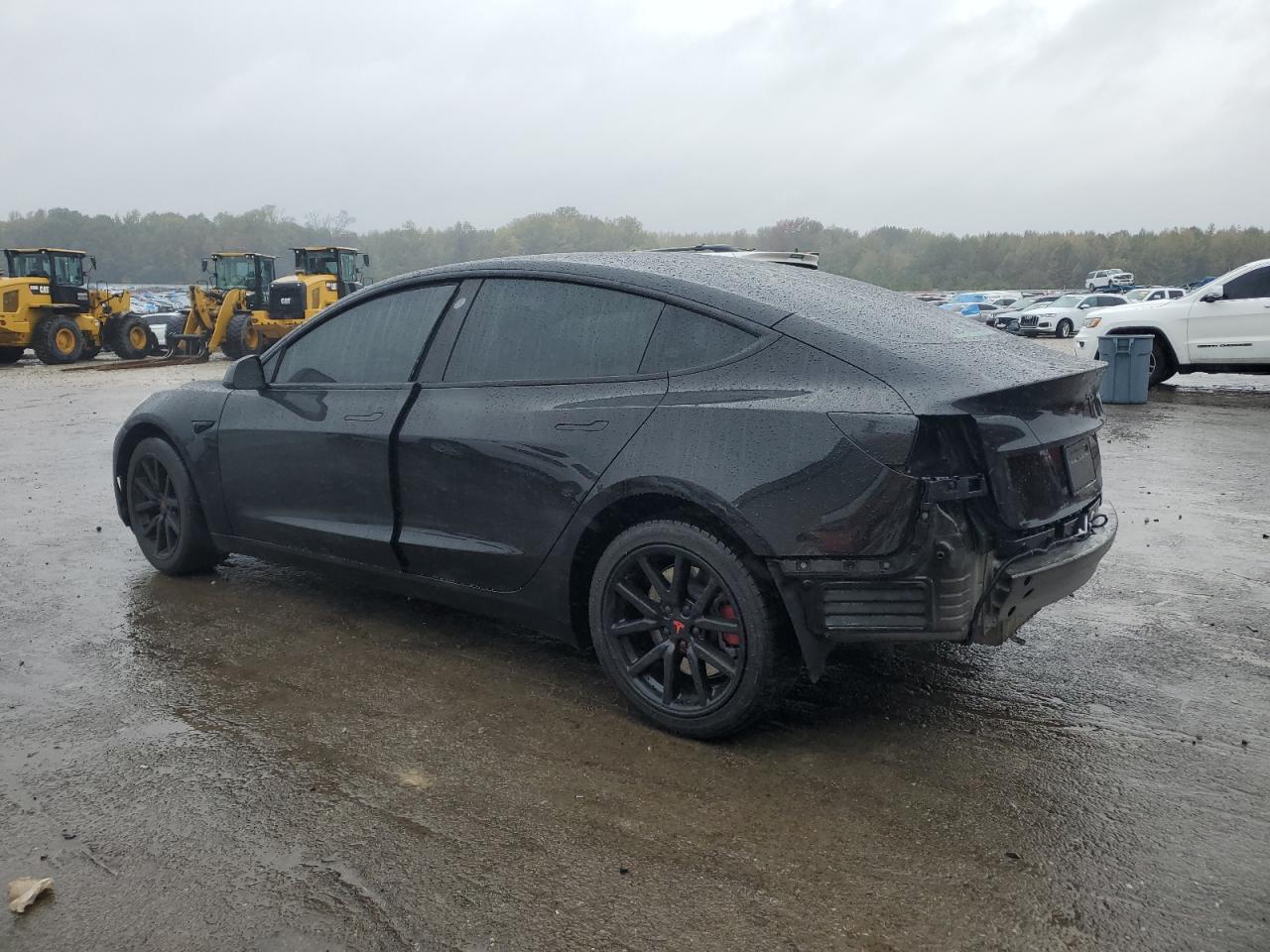 2023 Tesla Model 3 - Фото 2