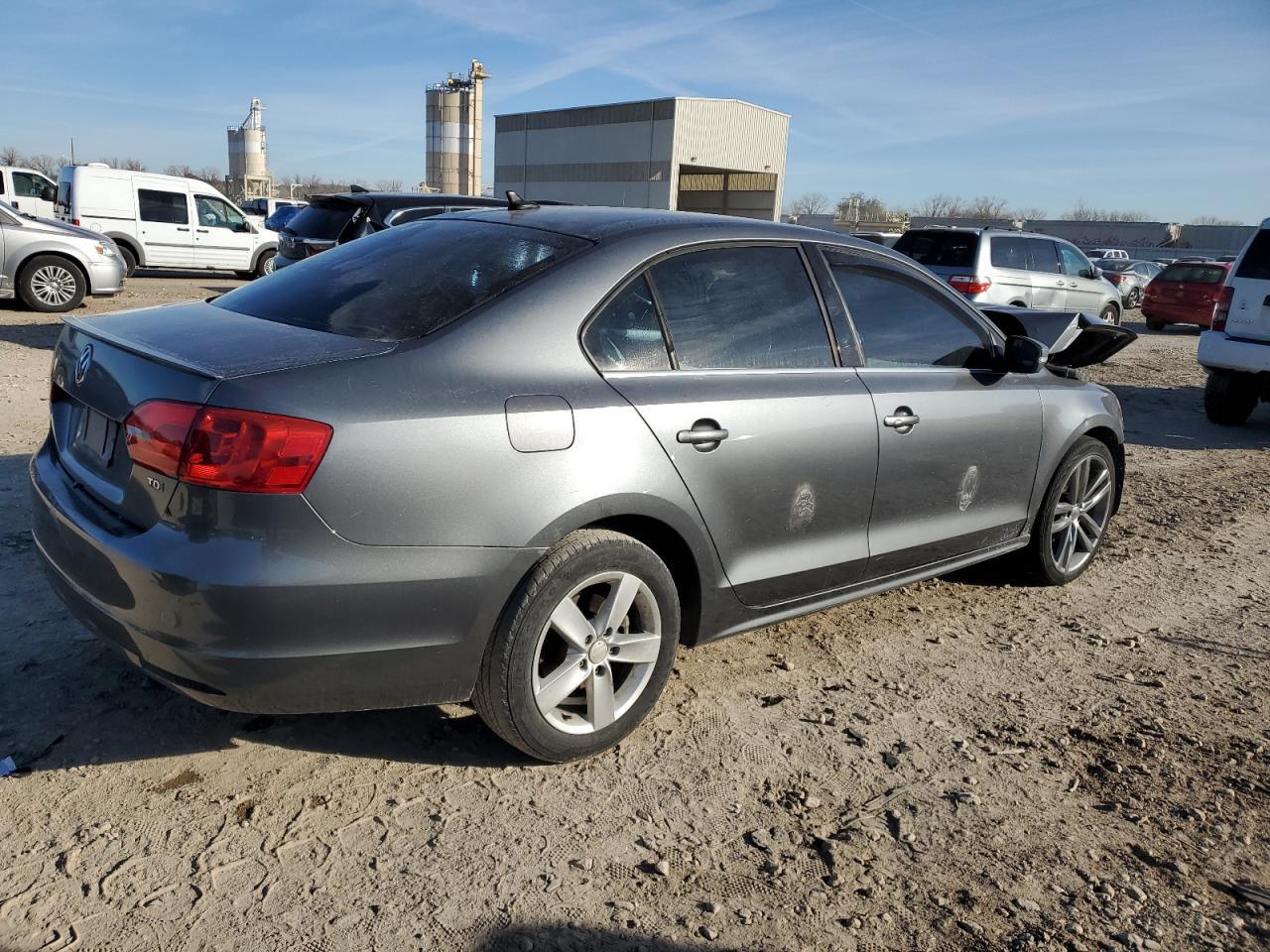 2011 Volkswagen Jetta Tdi - Image 3