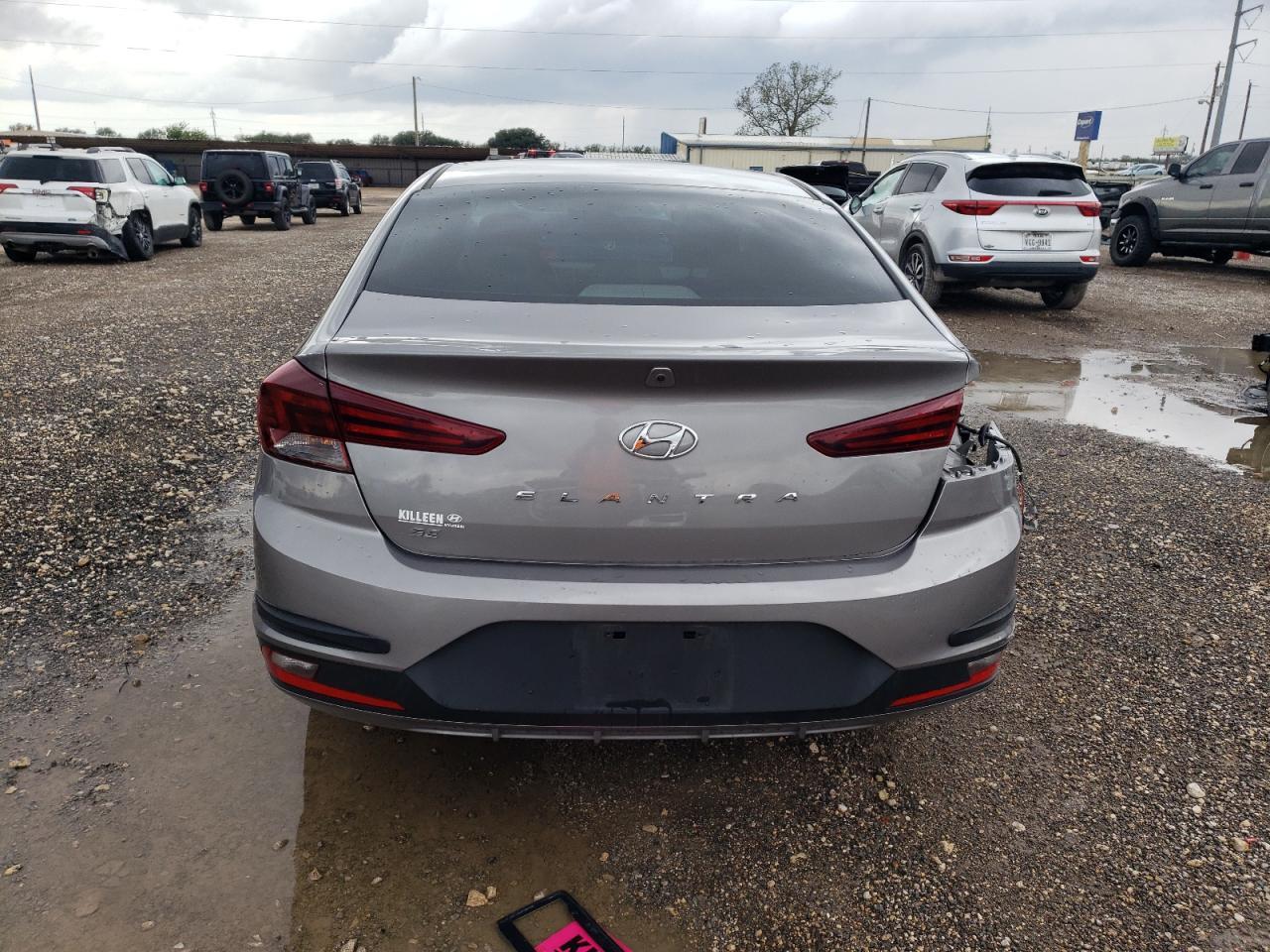 2020 Hyundai Elantra - Фото 6