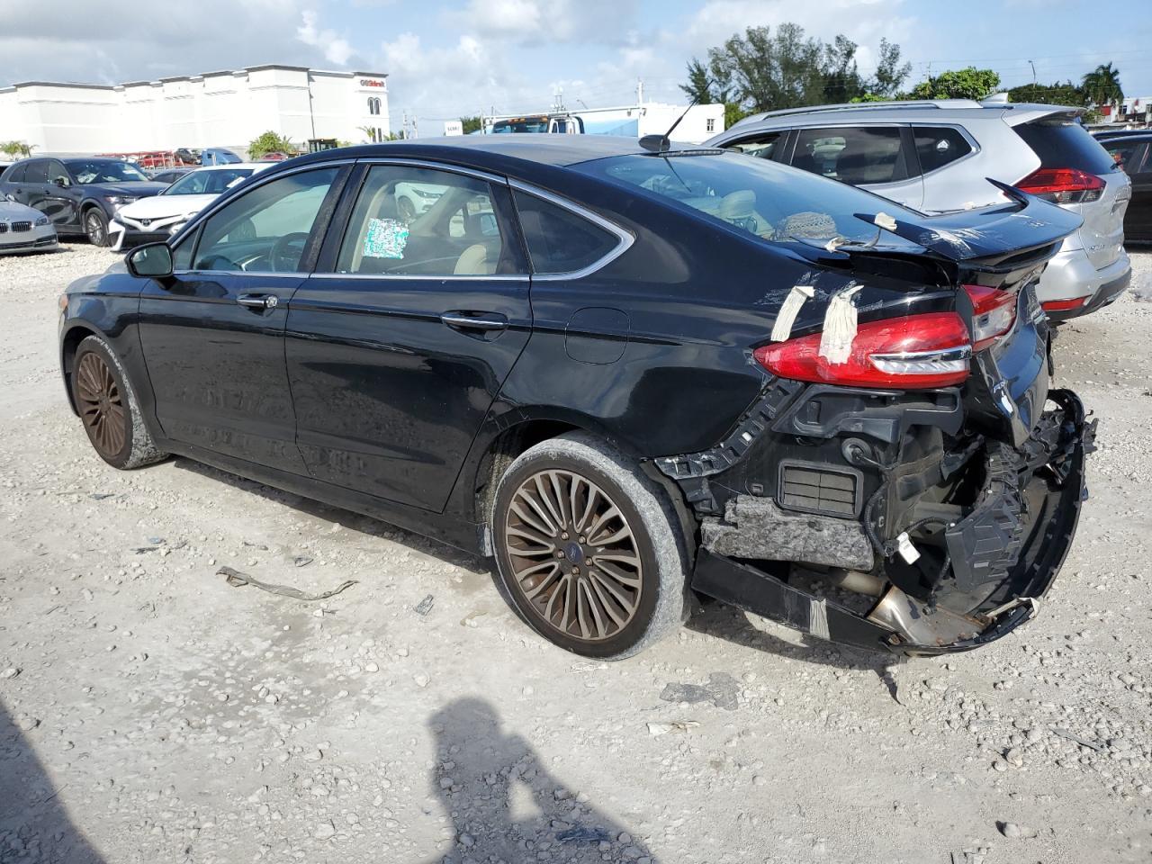2018 Ford Fusion Titanium/Platinum - Image 2