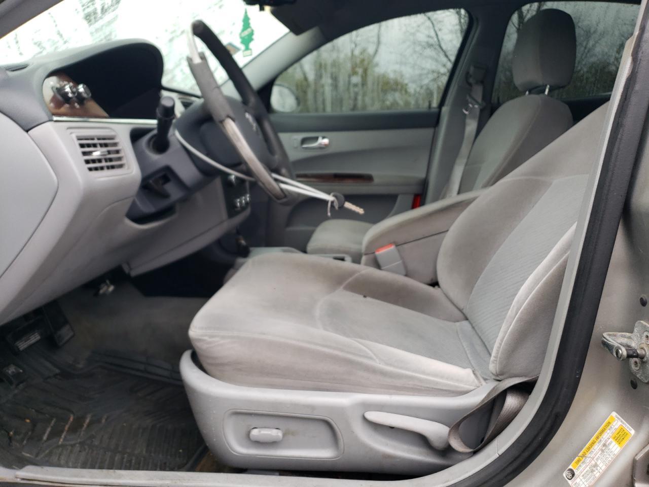 2007 Buick Lacrosse Cx - Image 7
