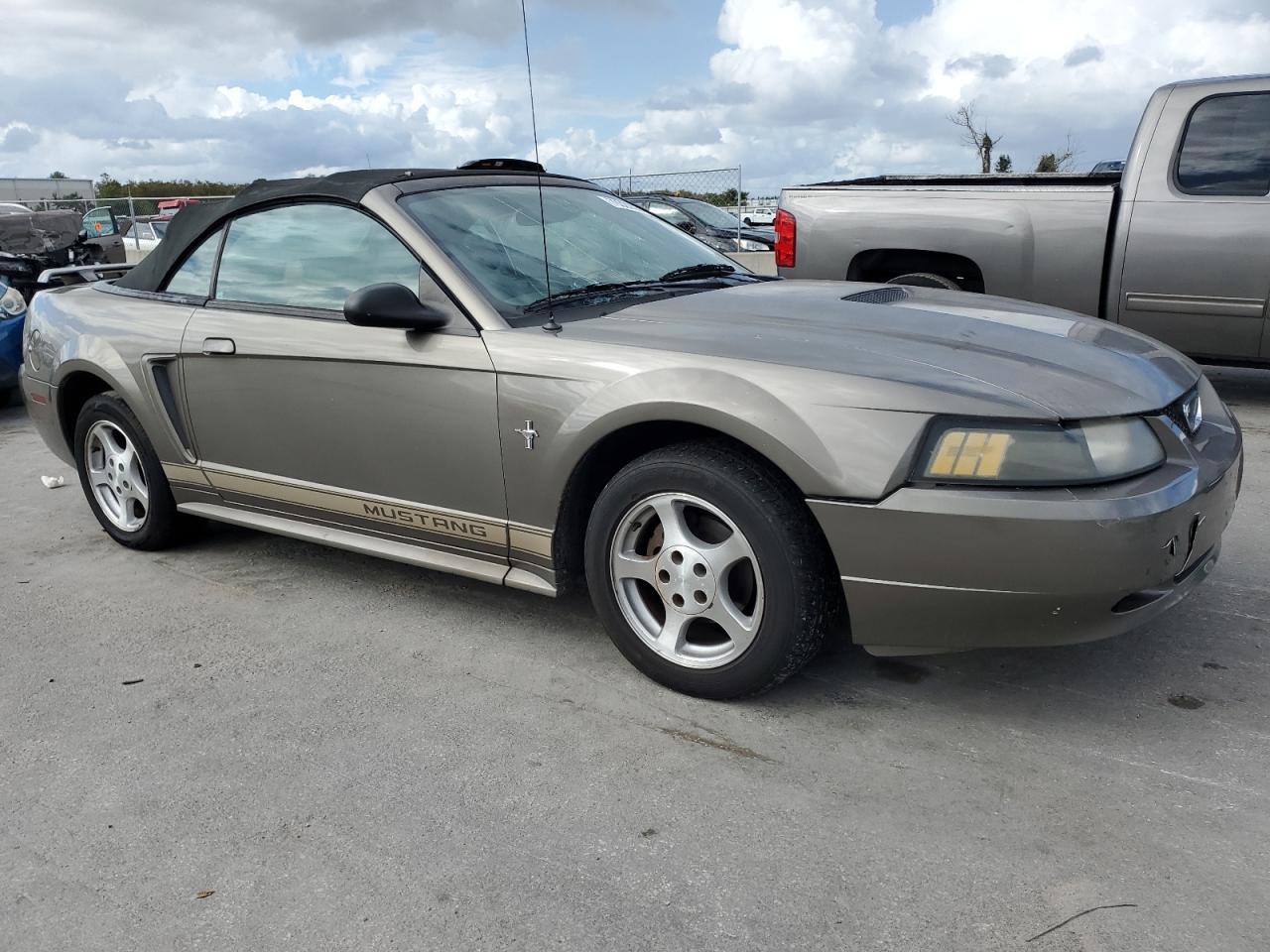 2002 Ford Mustang - Фото 4