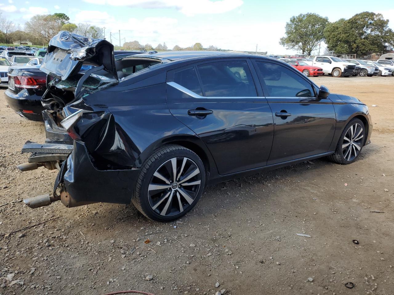 2020 Nissan Altima Sr - Фото 3