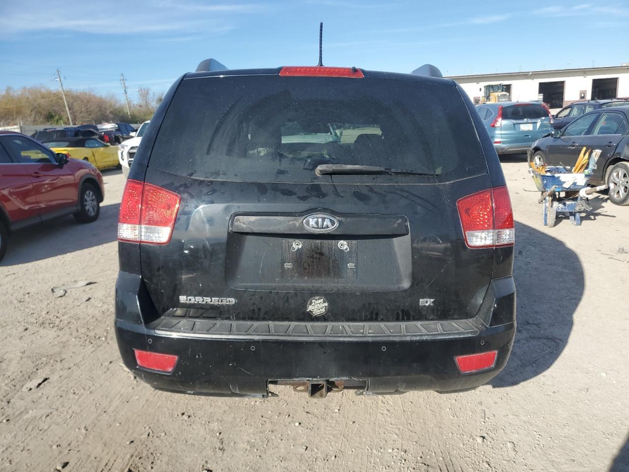 2009 Kia Borrego Lx - Image 6