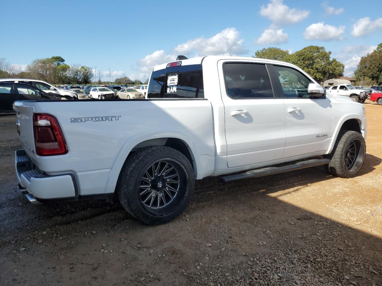2021 Ram 1500 Laramie - Фото 3