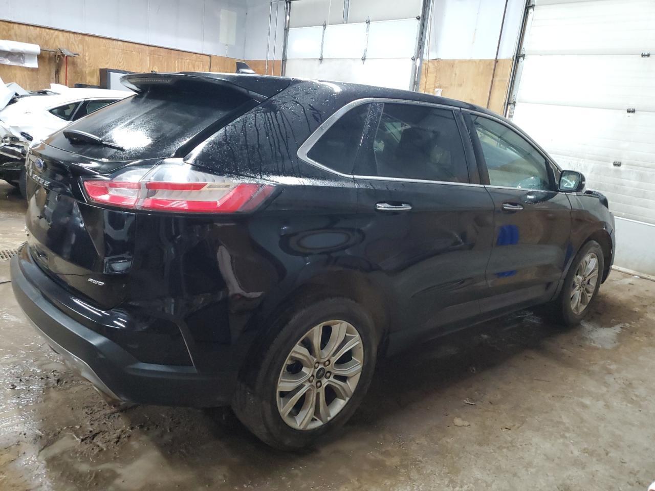 2024 Ford Edge Titanium - Image 3