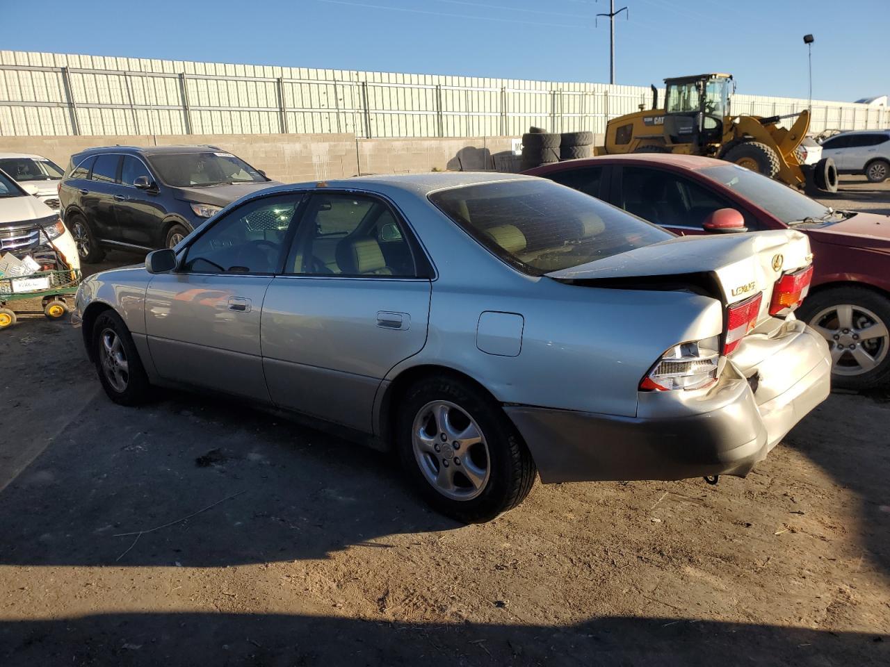 1997 Lexus Es 300 - Image 2