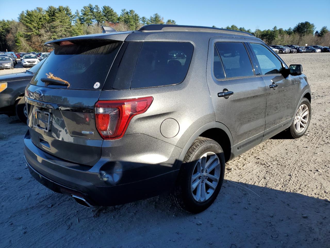 2017 Ford Explorer Sport - Image 3