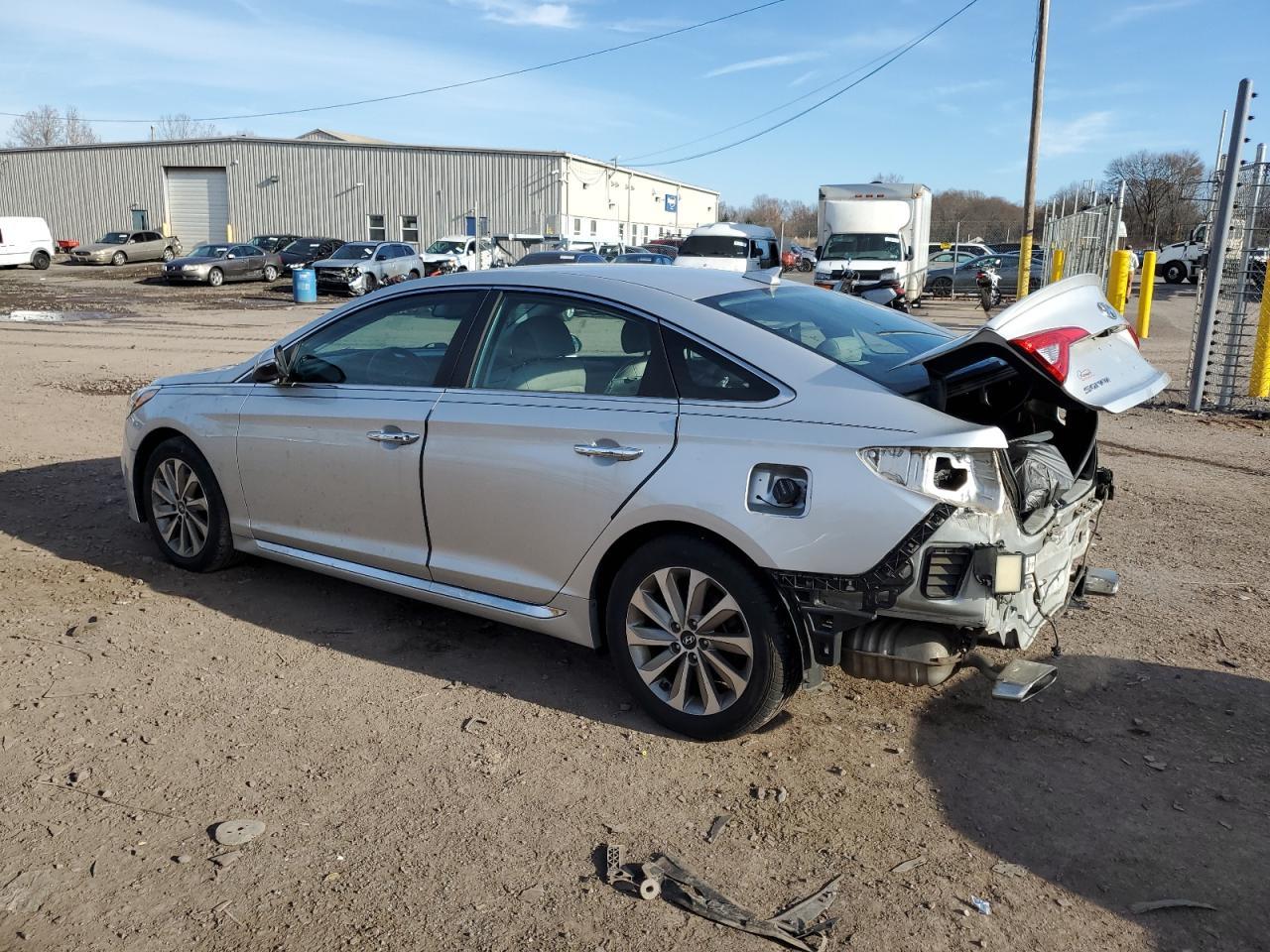 2015 Hyundai Sonata Sport - Фото 2