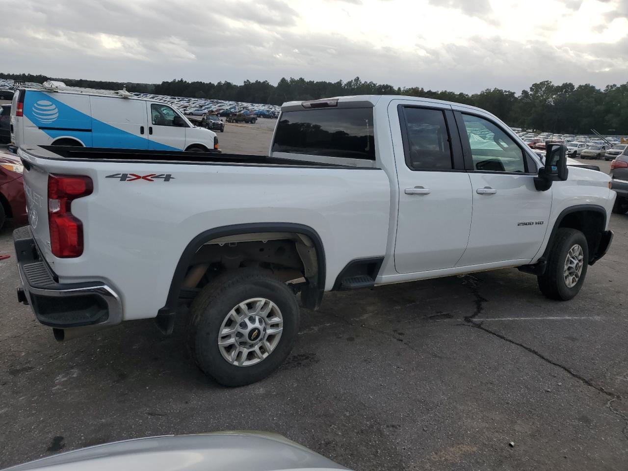 2024 Chevrolet Silverado K2500 Heavy Duty Lt - Image 3