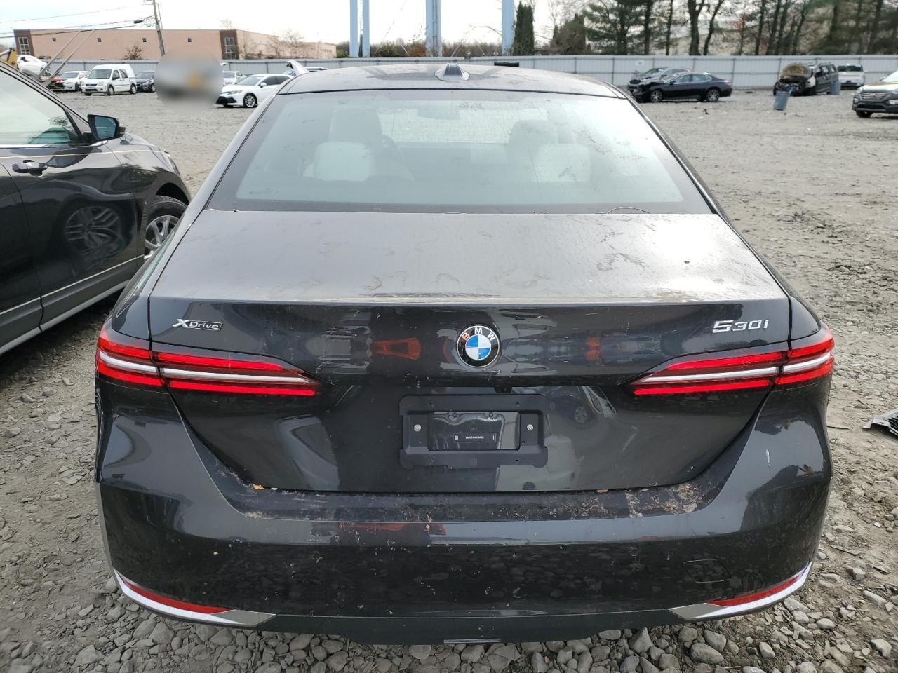 2024 BMW 530 Xi - Image 6