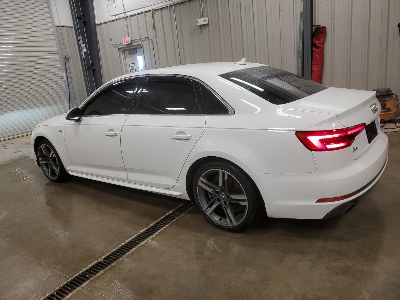 2017 Audi A4 Premium Plus - Фото 2