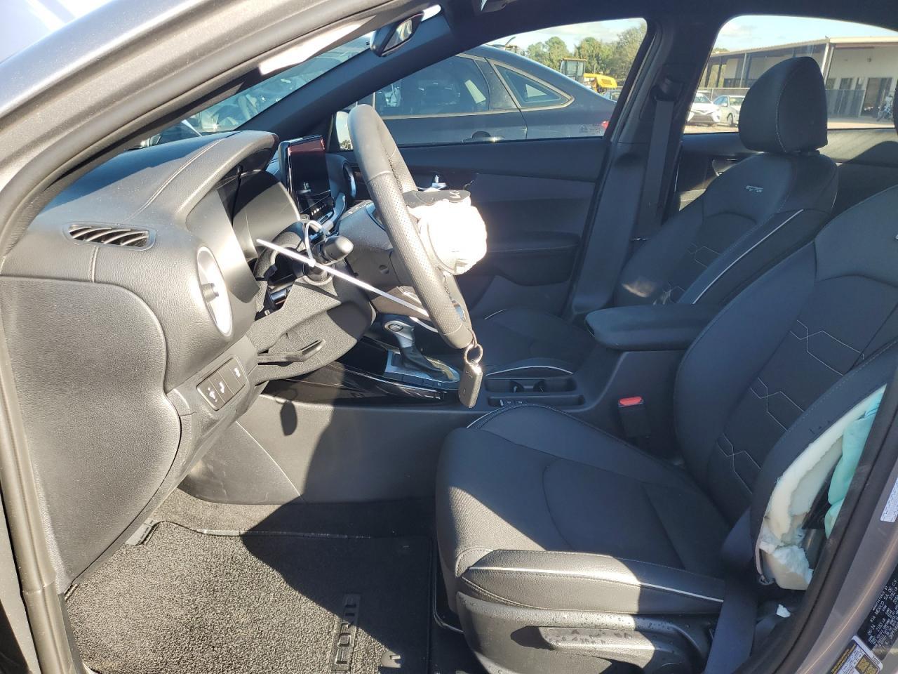 2024 Kia Forte Gt Line - Фото 7