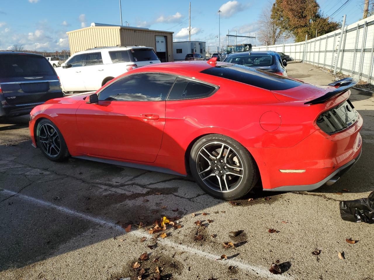 2020 Ford Mustang - Фото 2