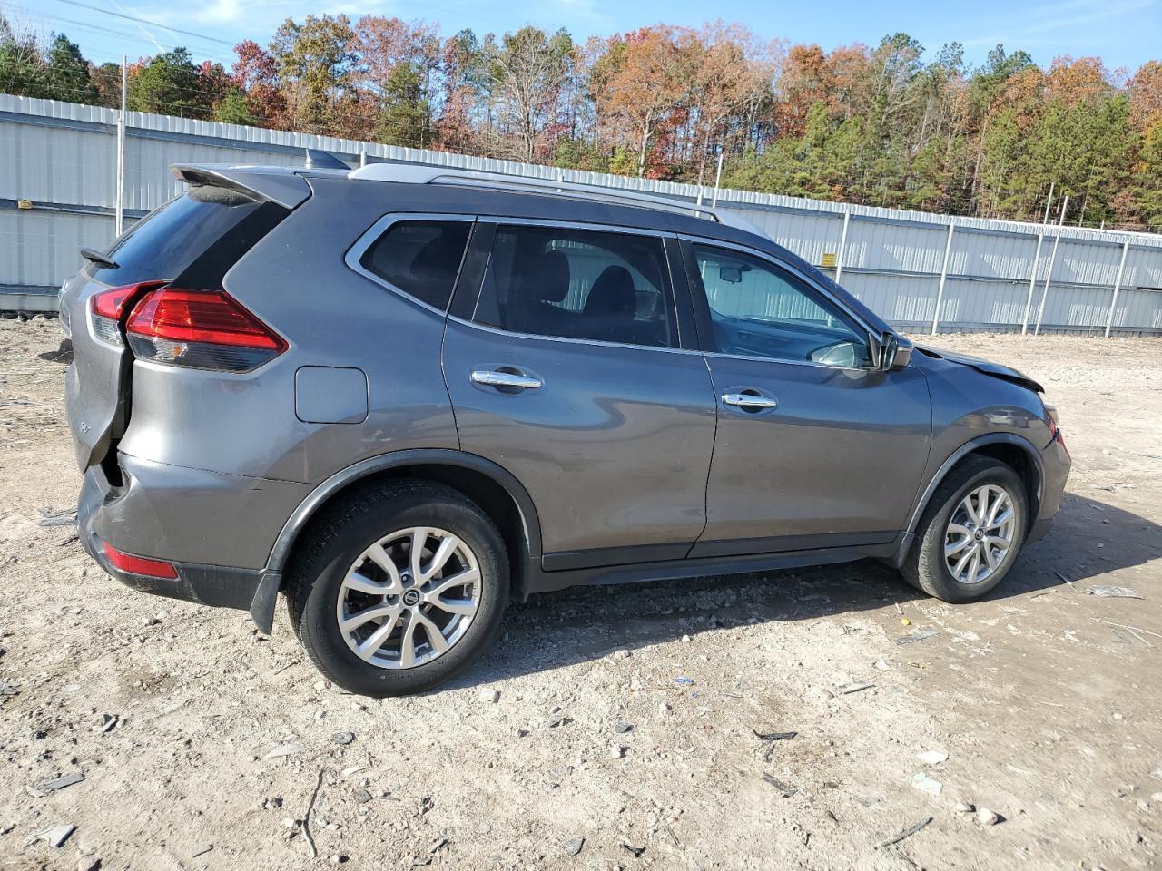 2017 Nissan Rogue S - Image 3