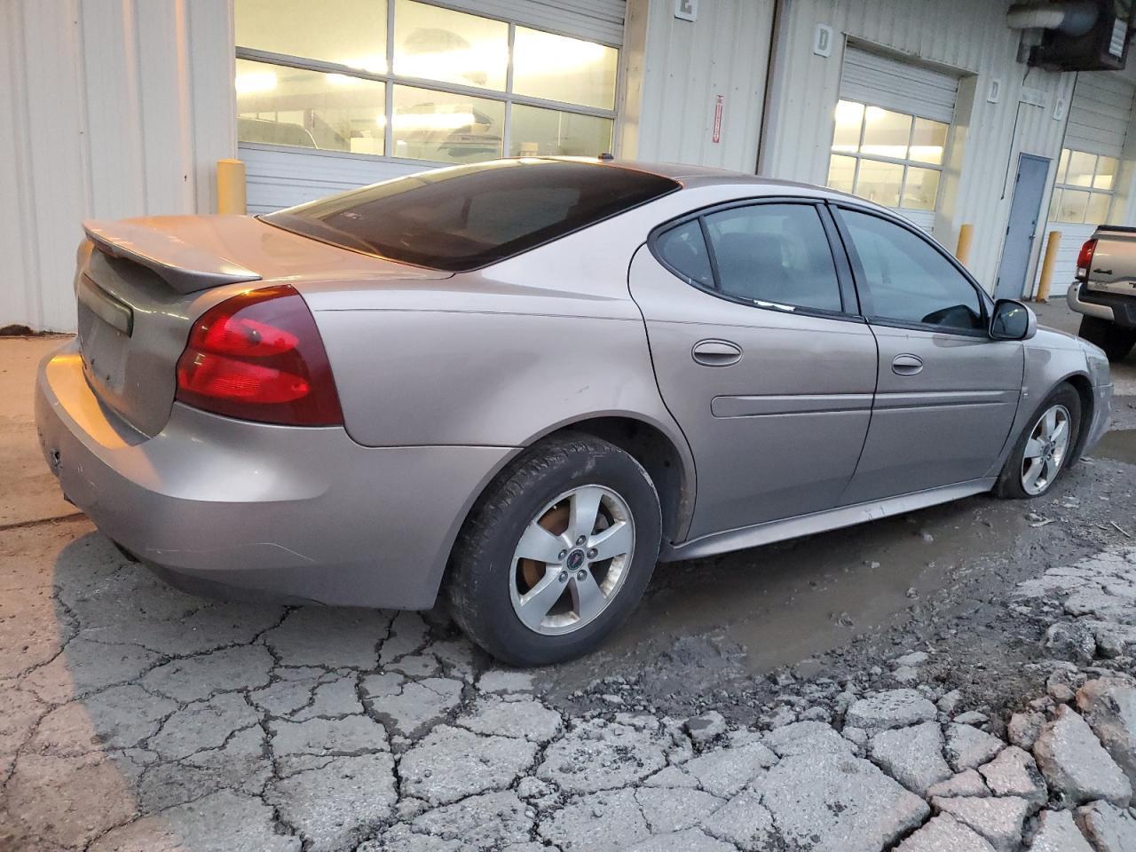 2007 Pontiac Grand Prix - Фото 3