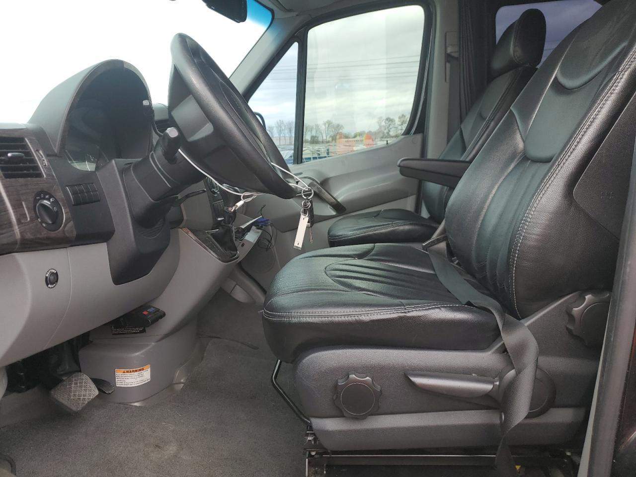 2014 Mercedes-Benz Sprinter 3500 - Image 7