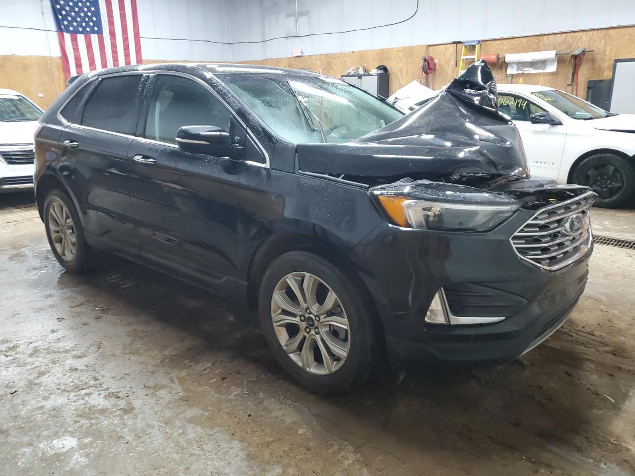 2024 Ford Edge Titanium - Image 4