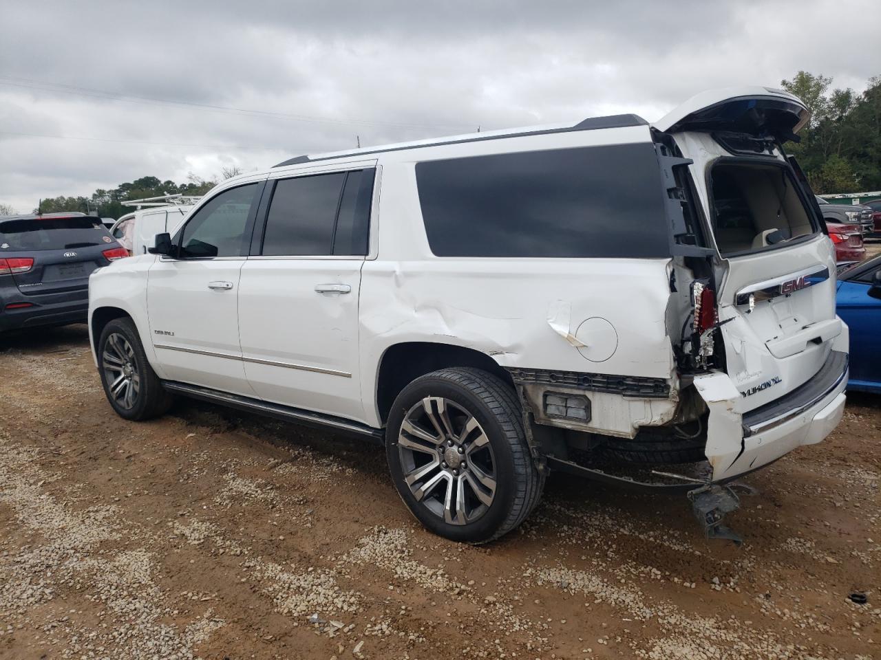 2018 GMC Yukon Xl Denali - Image 2