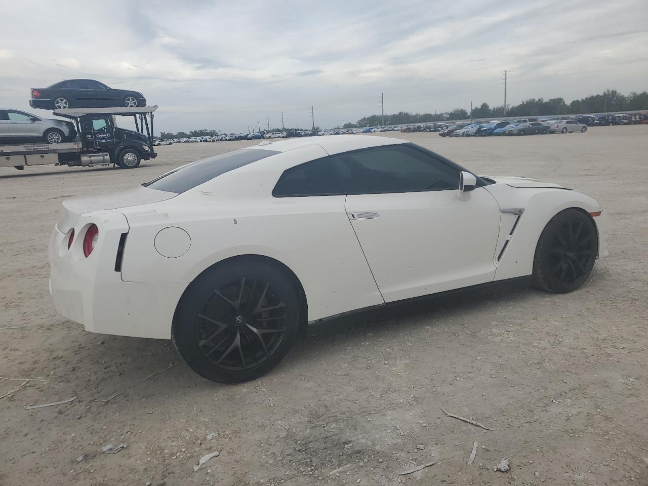2015 Nissan Gt-R Premium - Фото 3