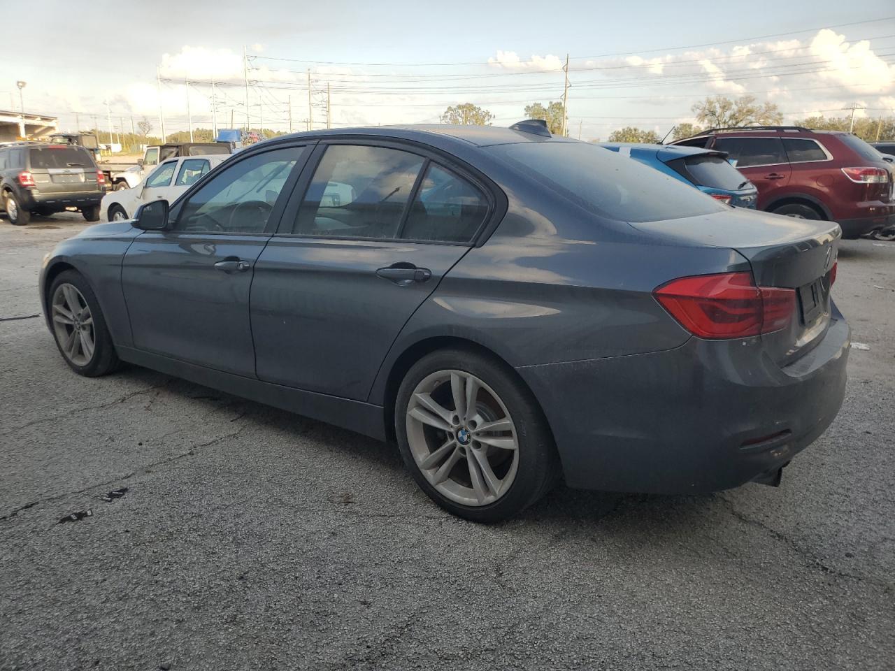 2016 BMW 320 I - Фото 2