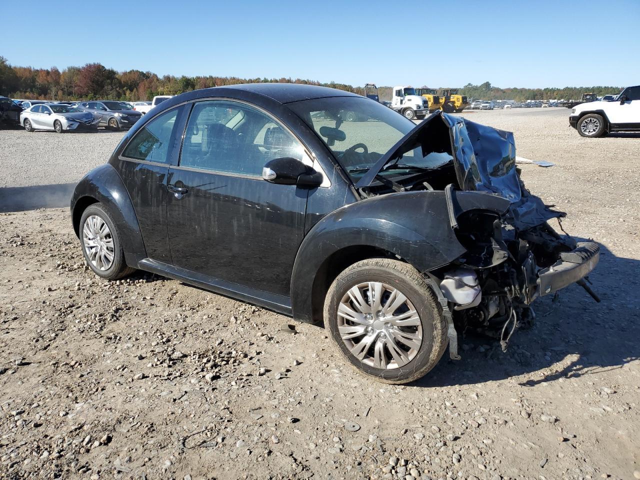 2010 Volkswagen New Beetle - Фото 4