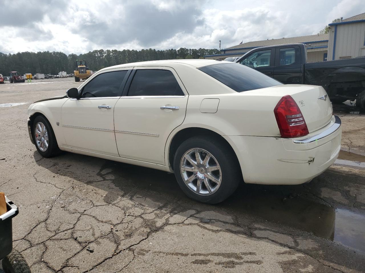 2007 Chrysler 300C - Image 2